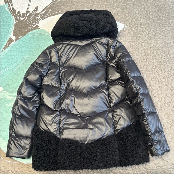 Donna Karan women’s puffer hooded jacket size XS. Black color. - Picture 4 of 10
